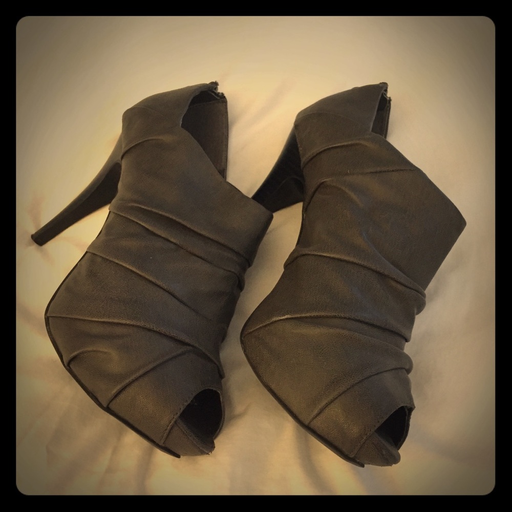 Sexy heeled peep toe booties